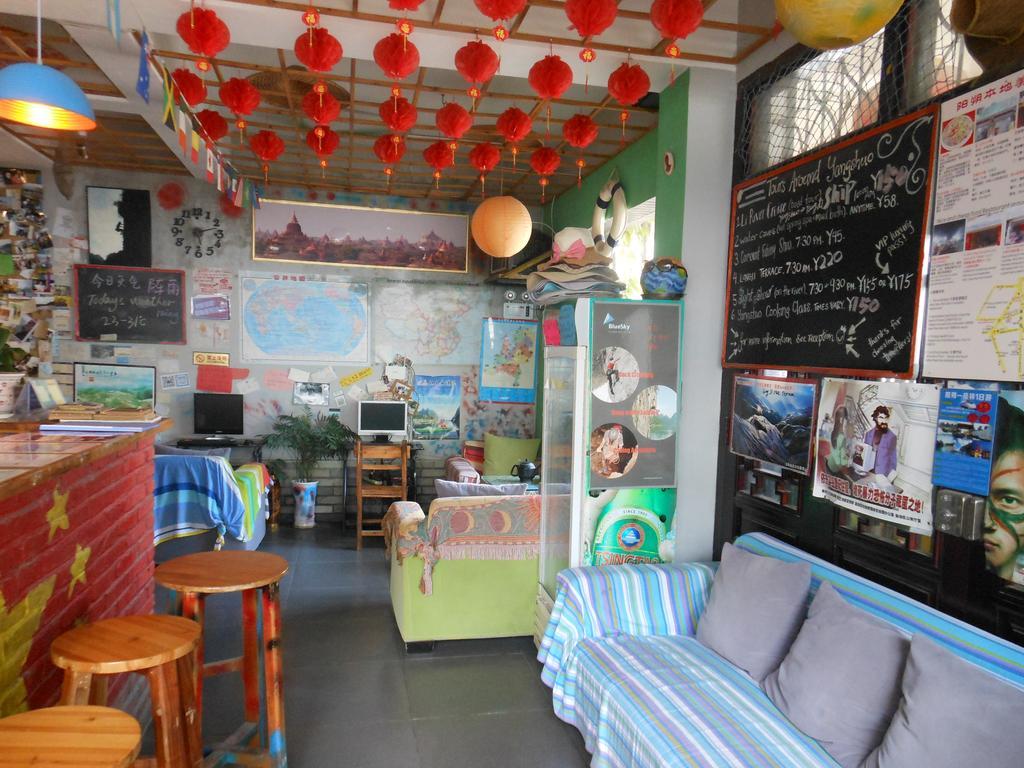 Yangshuo Travellers Land Youth Hostel מראה חיצוני תמונה