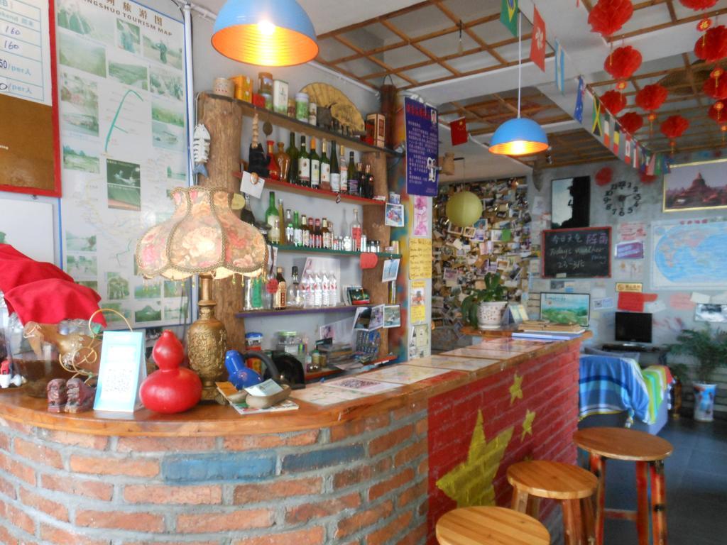 Yangshuo Travellers Land Youth Hostel מראה חיצוני תמונה