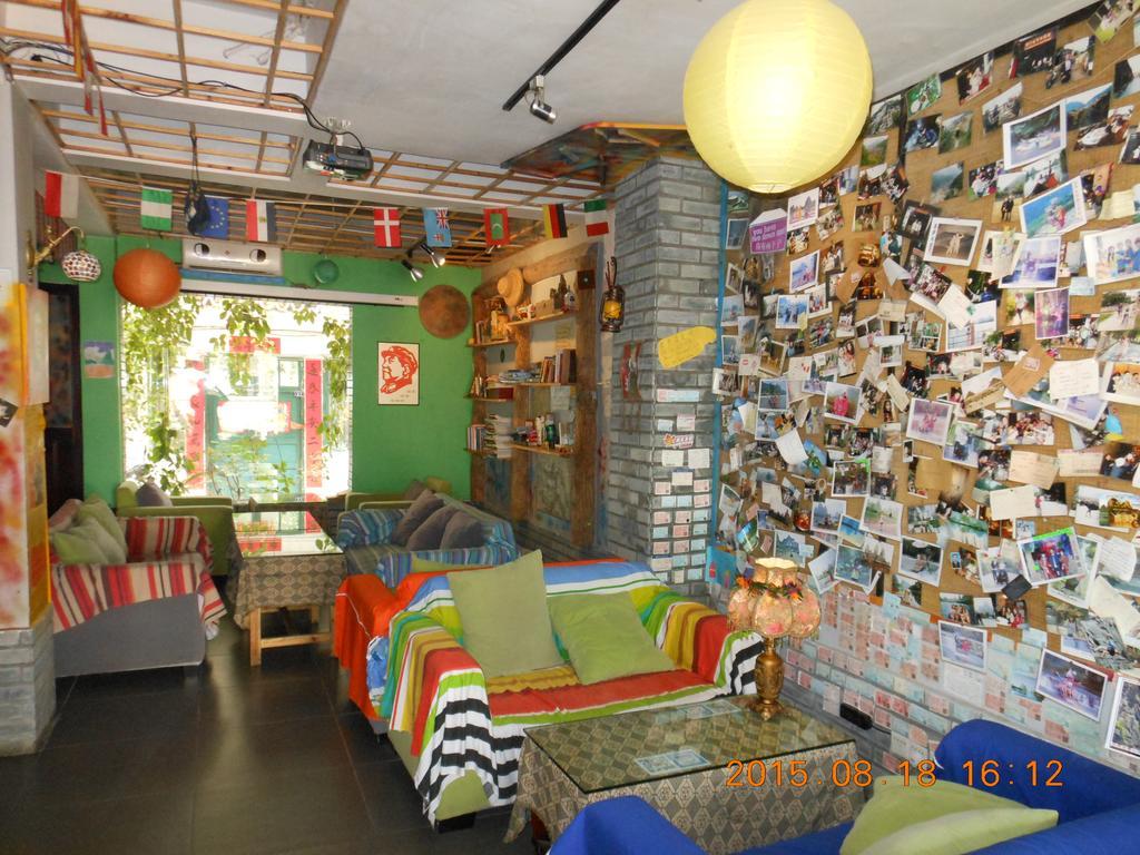Yangshuo Travellers Land Youth Hostel מראה חיצוני תמונה