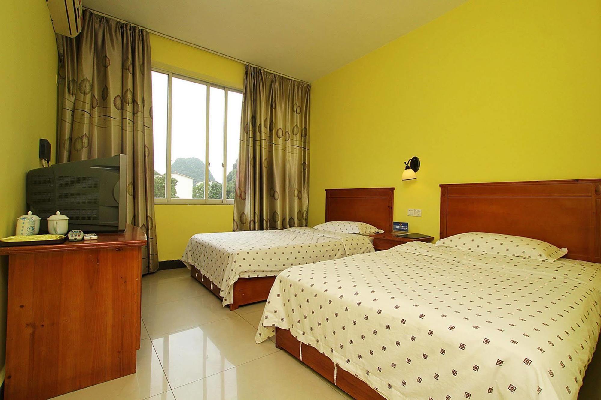 Yangshuo Travellers Land Youth Hostel מראה חיצוני תמונה