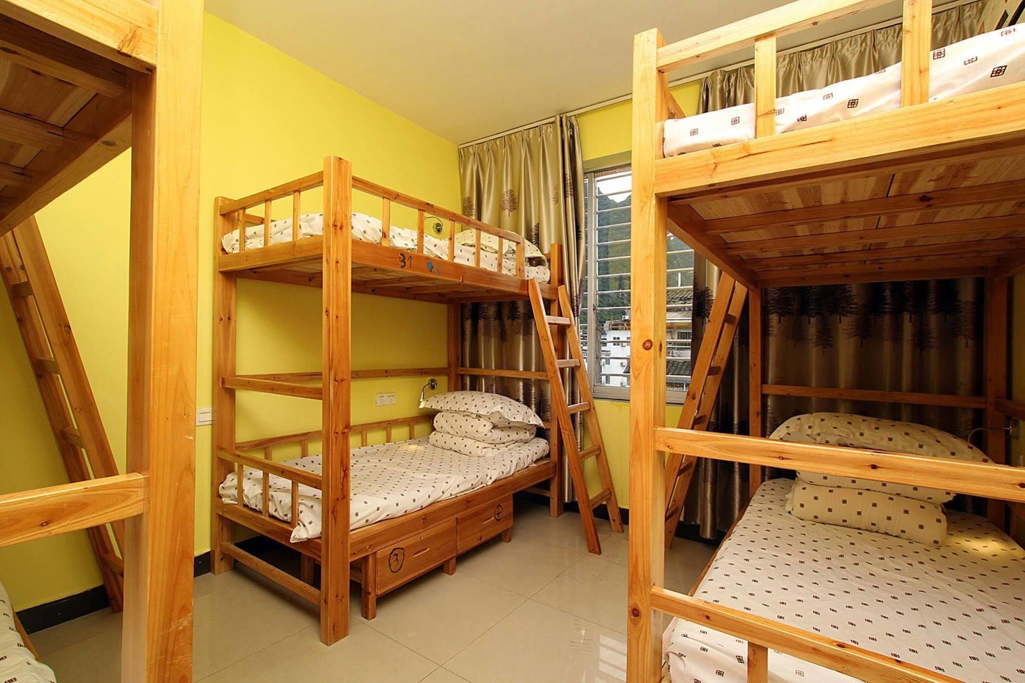 Yangshuo Travellers Land Youth Hostel מראה חיצוני תמונה