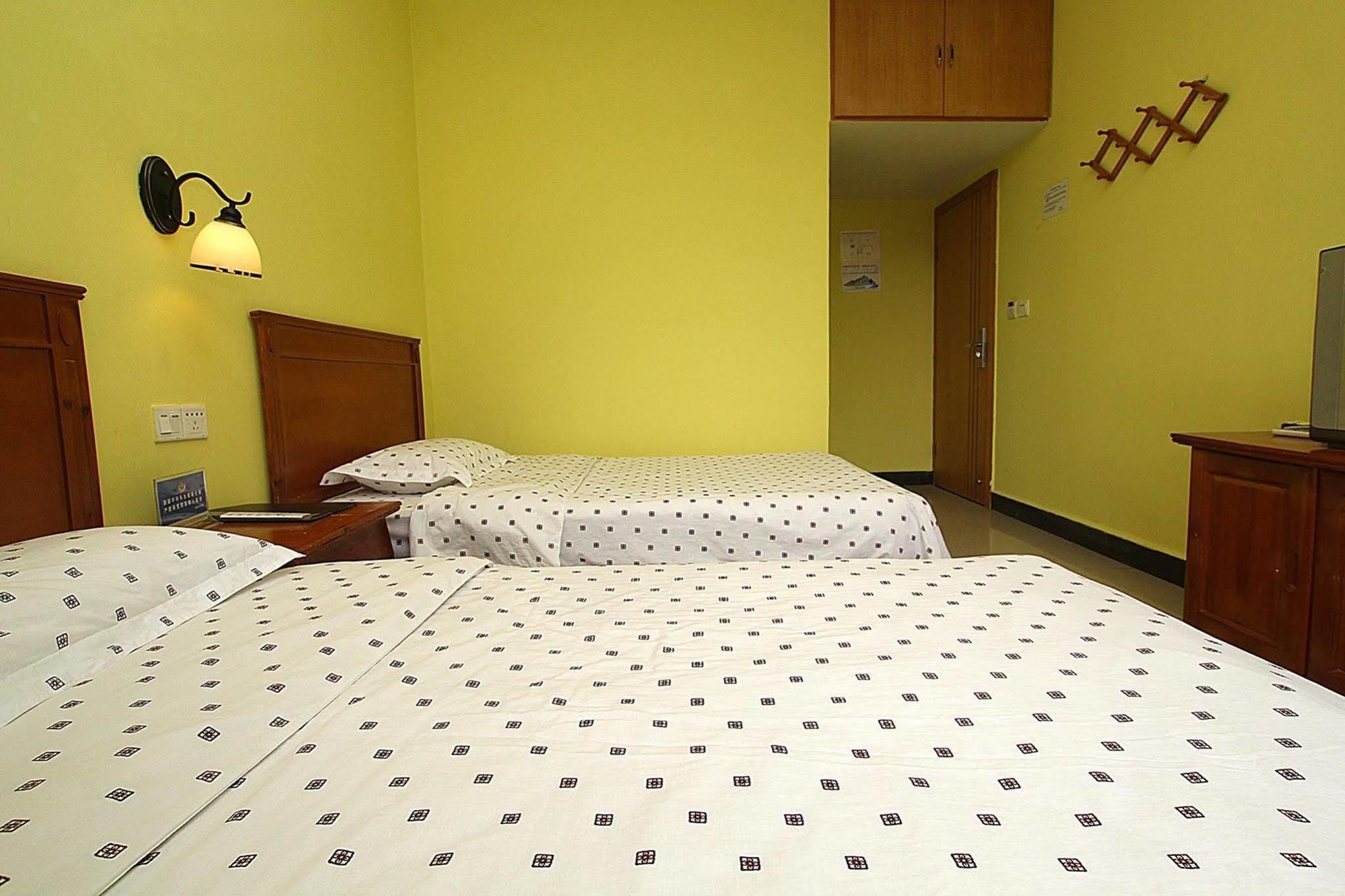 Yangshuo Travellers Land Youth Hostel מראה חיצוני תמונה